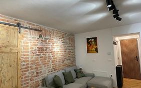 Gg Art Apartments III